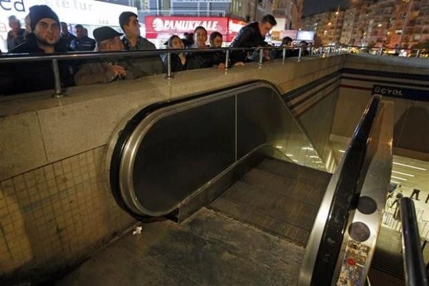 Bakı metrosunda həyəcan: Eskalator qəfil dayandı və azyaşlı...