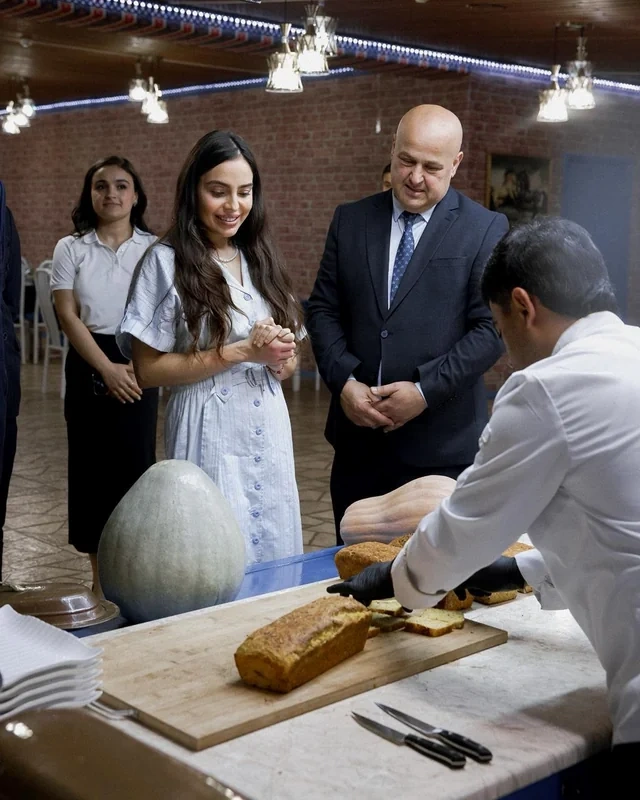 Leyla Əliyeva Lənkəranda "Yaşıl çay" fermer təsərrüfatı ilə tanış olub