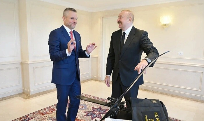 Prezidentlər bir-birinə, görün, nə hədiyyə etdi - Video