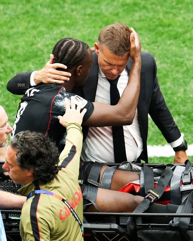 DÇ-2026: Kanada yığmasının futbolçusunun ayağı sındı - FOTO-VİDEO