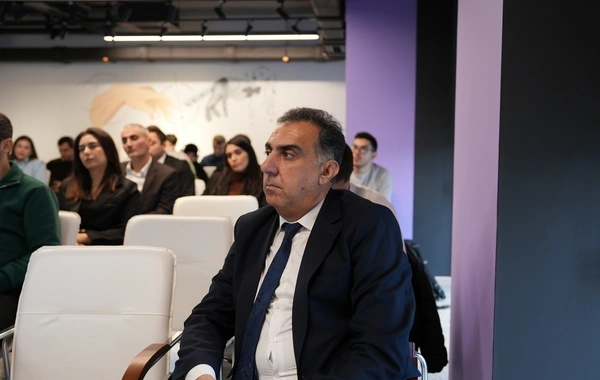 "Süni intellekt standartlarının media kommunikasiyası" mövzusunda təqdimat keçirilib
