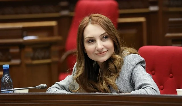 Ermənistan hökumətində yeni peyda olan "cazibədar Paşinyan" kimdir? - Foto