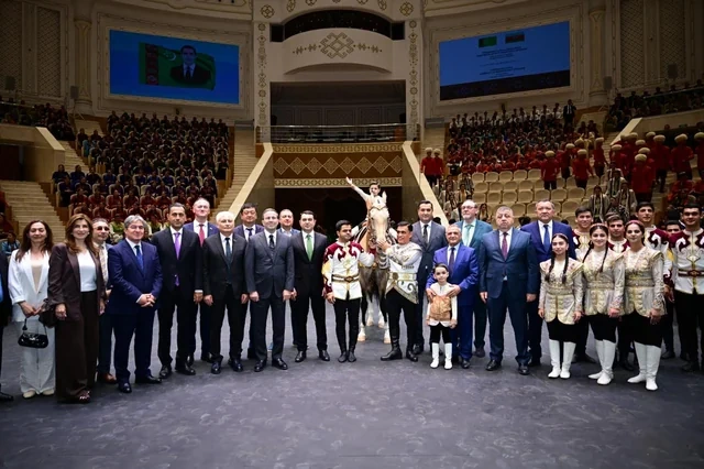 Azərbaycan və Türkmənistan Dövlət Rəqs ansambllarının birgə konserti keçirilib - FOTO