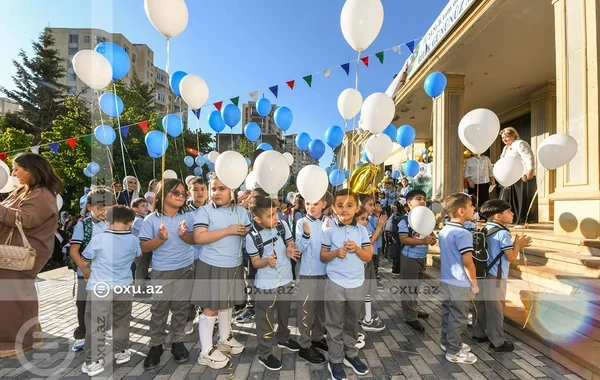 Məktəbə ilk addım: Balaca ürəklərin böyük həyəcanı - FOTO - VİDEO