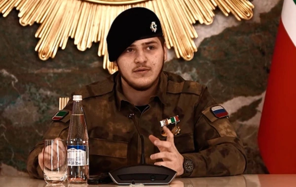 Kadırov ağır qəza şayiələri fonunda oğlu ilə birlikdə video paylaşdı
