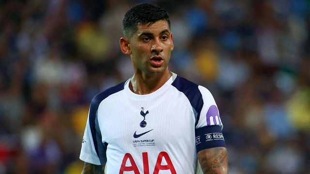 KİV: İspaniya nəhəngləri "Tottenhem"in müdafəçisi üçün yarışacaqlar