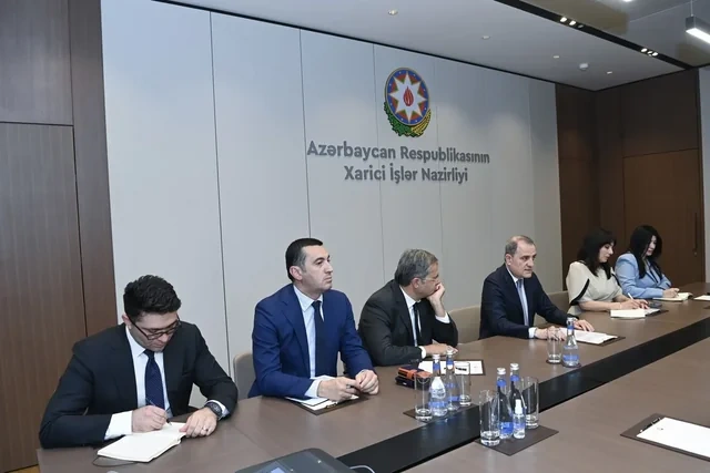 Bakıda mühüm diplomatik görüş: Nazir və senator regional əməkdaşlığı dəyərləndirdilər