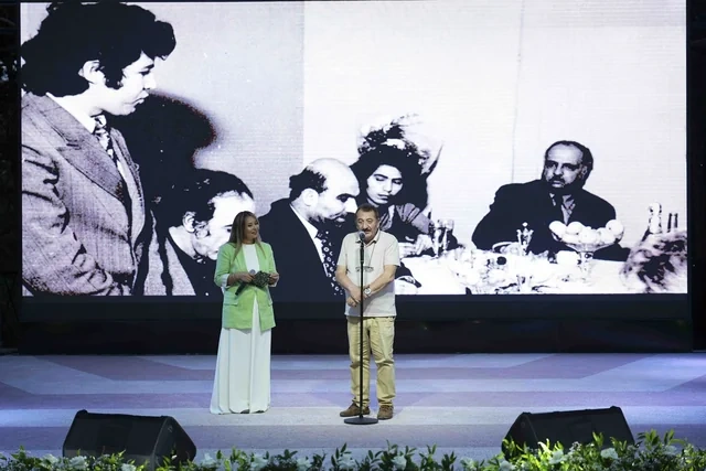 Xətai rayonunda Xalq şairi Sabir Rüstəmxanlının 80 illik yubileyinə həsr olunmuş təntənəli tədbir keçirilib
