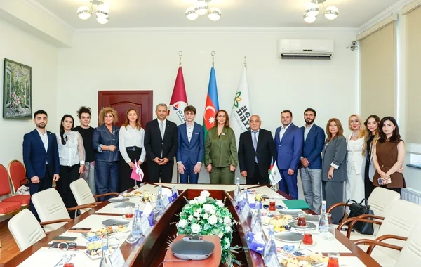 617 balla baytarlığı seçdi: "PAŞA Holding"ə daxil olan "Agro Dairy" gələcəyin baytarına dəstək oldu - FOTO
