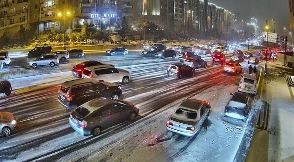Bakıda güclü qar: Bu yollar iflic oldu - Video