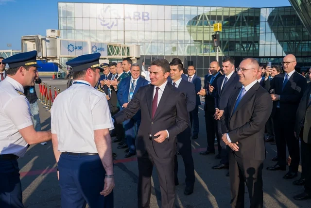 AZAL təyyarə parkına ilk yeni nəsil "Airbus A321neo"nu əlavə edib​ - FOTO