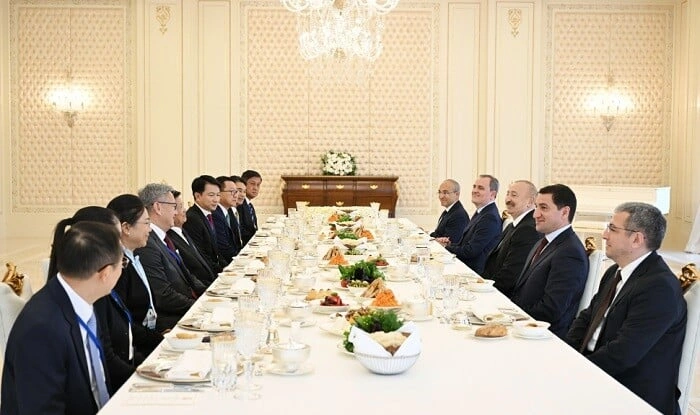 Laos prezidentinin şərəfinə rəsmi nahar verildi - Foto