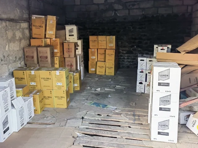 Azərbaycanda 57 ticarət obyektində aksizli mallarla bağlı pozuntular aşkarlanıb - FOTO
