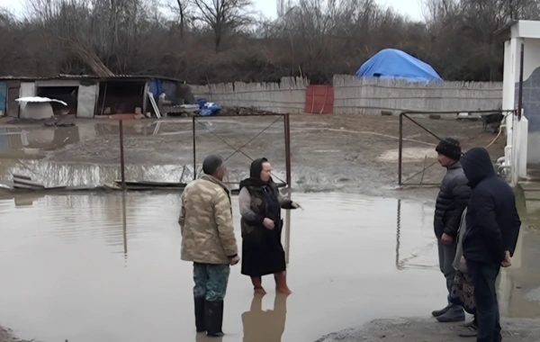 Kürdəmirdə susuz qalan sakinlər: "Baxan yoxdur, dərdimizi kimə deyək?"