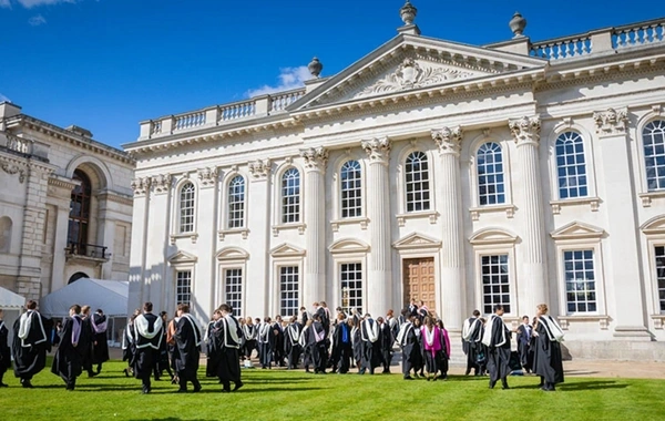 Britaniyanın məşhur universiteti silah istehsalına investisiya qoymaqda ittiham olunur