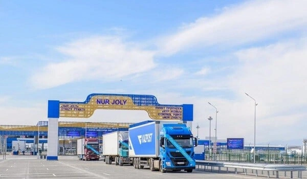 Qırğızıstan Çinlə sərhədi müvəqqəti bağlayır