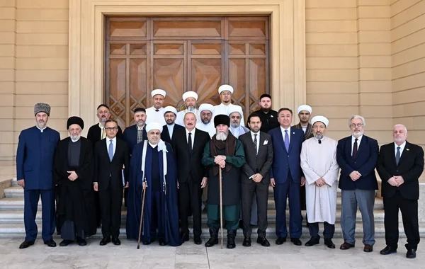 İlham Əliyev Bakıda keçirilən beynəlxalq konfransların iştirakçılarını qəbul edib - FOTO
