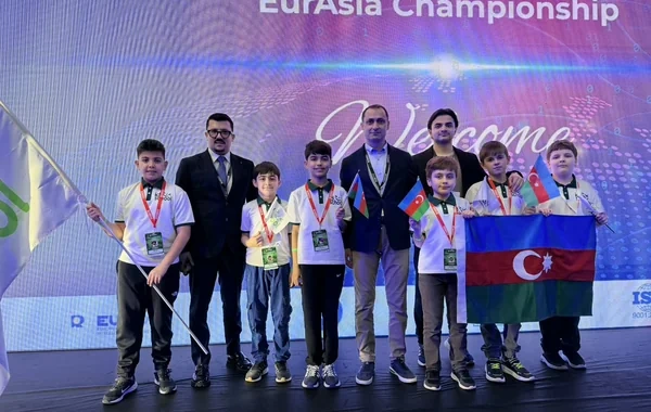 "İDSchool" Antalyada keçirilən beynəlxalq robot olimpiadasında ölkəmizi təmsil edir - FOTO