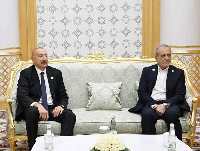 Türkmənbaşı şəhərində İlham Əliyevin Məsud Pezeşkianla görüşü keçirilib - Foto/Video