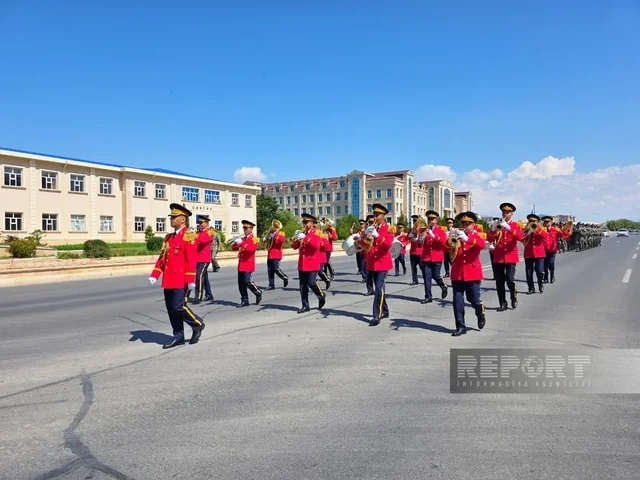 Naxçıvan, Gəncə və Sumqayıtda Azərbaycan Ordusunun 108 illiyi münasibətilə hərbi yürüşlər keçirilir - FOTO