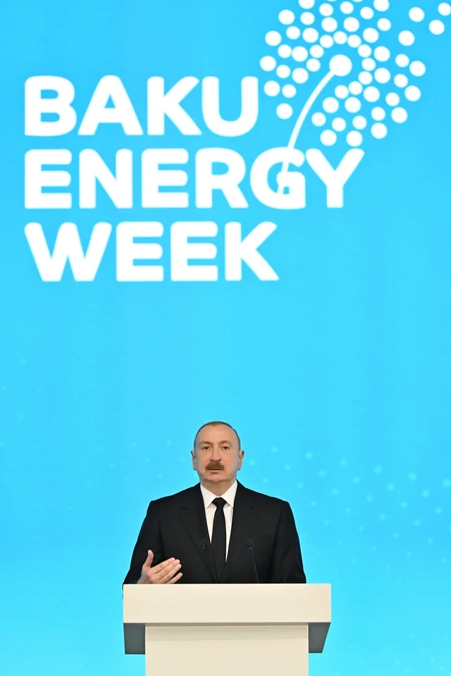 İlham Əliyev Bakı 31-ci "Baku Energy Forum"un rəsmi açılış mərasimində iştirak edir - FOTO
