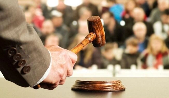 Ləğv prosesində olan 7 bankın əmlakları hərraca çıxarılır