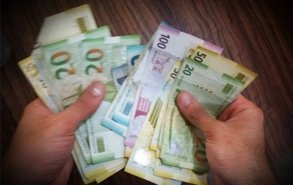 Abşeronda kişi bankomatdan pul oğurlayıb qonşulara xərclədi