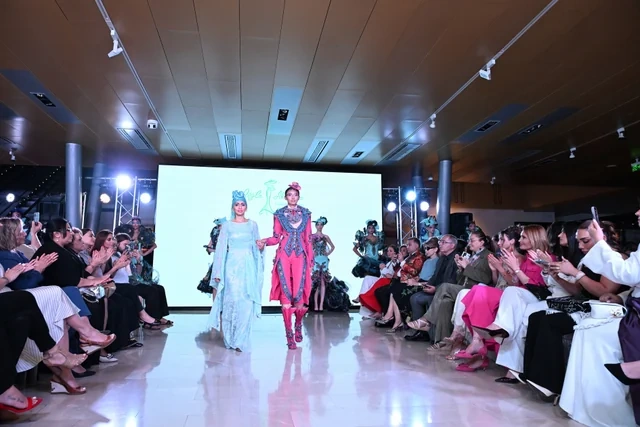Azərbaycan Milli Xalça Muzeyində "Zamanın naxışları" moda nümayişi təşkil olunub - FOTO