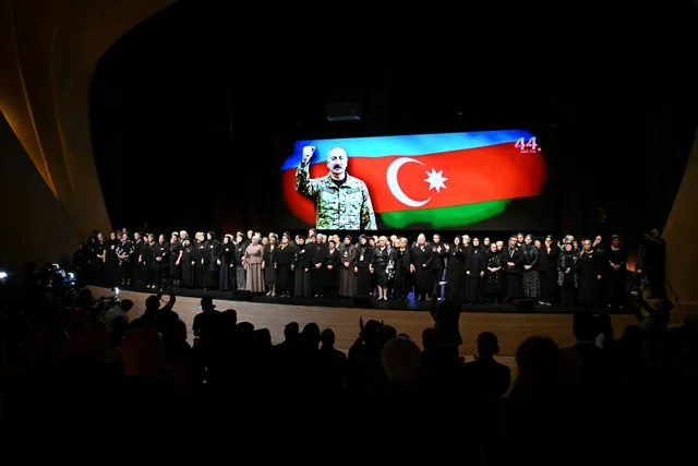 "44" bədii filminin premyerası baş tutub: Arzu Əliyeva və Alyona Əliyeva təqdimatda iştirak ediblər - Foto