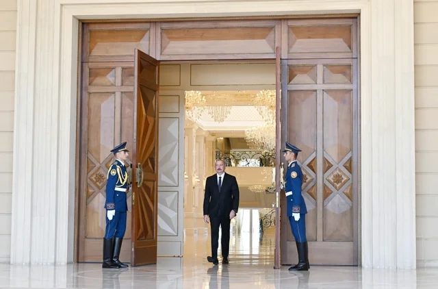 İlham Əliyev Kambocanın baş nazirini qarşılayıb - Foto