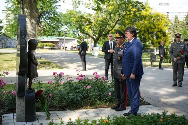 Azərbaycanın müdafiə naziri Serbiyada mühüm müzakirələr apardı - FOTO