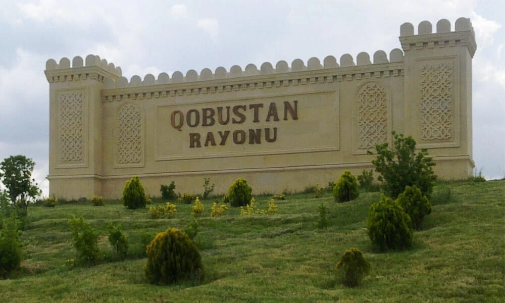 Qobustanda 9 yaşlı uşaq gölməçəyə düşərək öldü