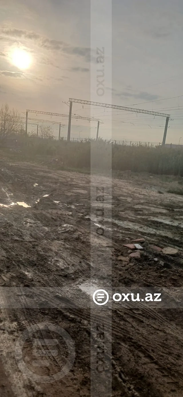 Pirşağıda yağışdan sonra keçilməz yollar: Sakinlər illərdir əziyyət çəkirlər - Foto
