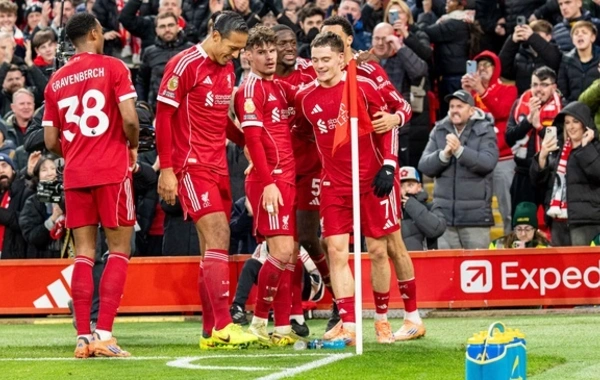 "Liverpul" "Qarabağ"a qarşı oyuna sürpriz müdafiəçi ilə çıxacaq