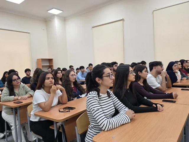 Oksford universitetinin məzunu, gənc mütəxəssis TAU tələbələrinə seminar keçib - Foto
