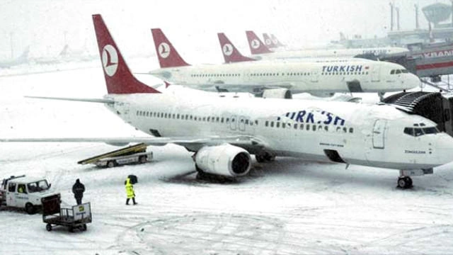THY sabaha 61 reysi ləğv etdi