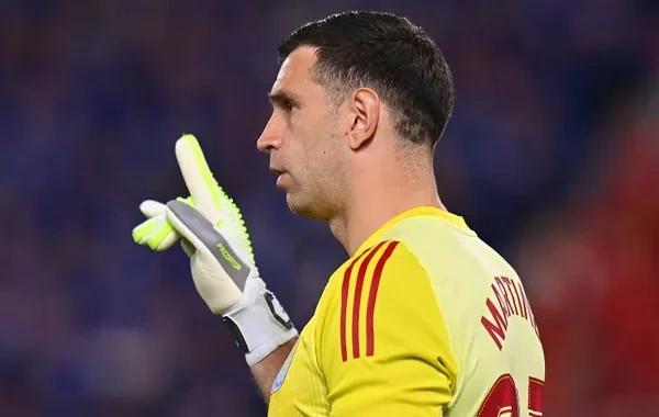 Emiliano Martines İtaliya nəhənginə keçir