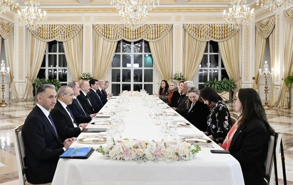 Prezident İlham Əliyevin Antoniu Koşta ilə rəsmi nahar əsnasında geniş tərkibdə görüşü olub