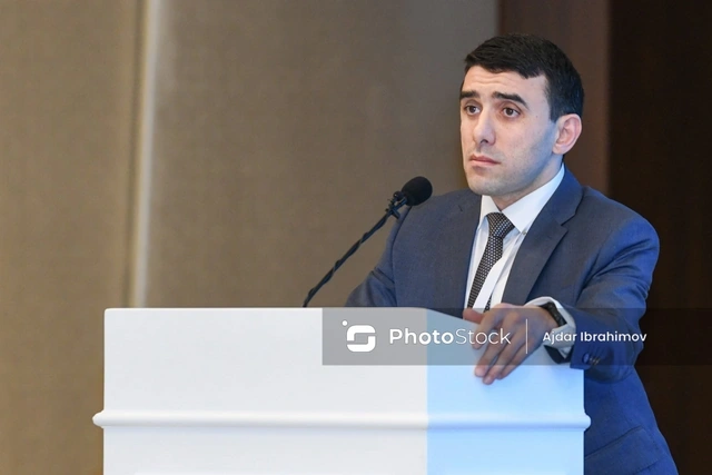 Elnur Əliyev: "Növbəti illərdə digər fənlərin də Azərbaycan dilində tədrisi nəzərdə tutulur"
