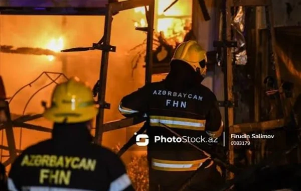Müşfiqabadda yaşayış binasında yanğın olub