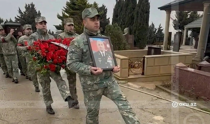 Ehtiyatda olan polkovnik qəfil öldü - Video