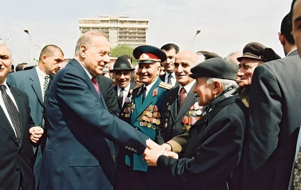 Böhrandan qüdrətli sosial dövlətə