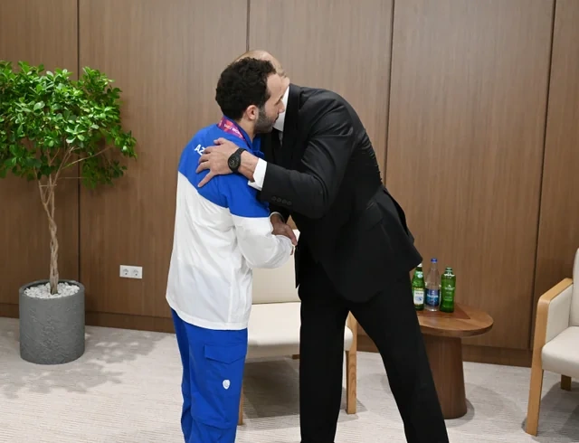 Prezident İlham Əliyevlə idmançı Əhməd Yusifovun səmimi söhbəti - Foto