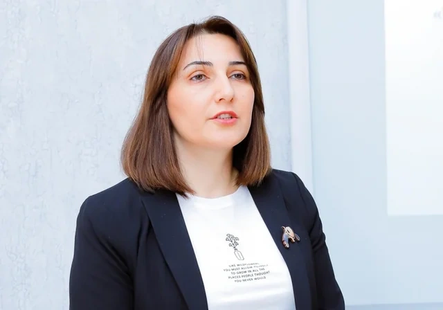 Uşaqların sosial mediada nümayişi: Valideynlər nələrə diqqət etməlidirlər? - FOTO