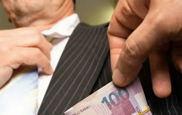 Azərbaycanda korrupsiya barədə məlumat verənlərə MÜKAFAT veriləcək