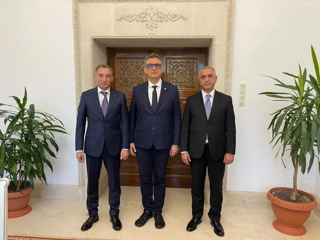 Elçin Yusubov Qarabağ bölgəsinin Rumıniya regionları ilə əlaqələrinin qurulmasını müzakirə edib - Foto