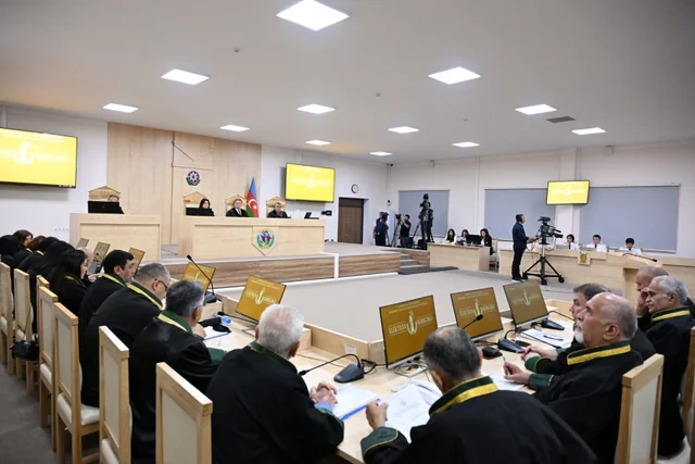 Ermənistan vətəndaşlarının şikayətləri üzrə apellyasiya məhkəməsində tərəflərin çıxışlarına başlanılıb