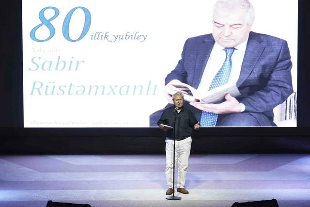 Xətai rayonunda Xalq şairi Sabir Rüstəmxanlının 80 illik yubileyinə həsr olunmuş təntənəli tədbir keçirilib