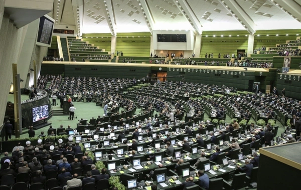 İranda etirazlar 185 şəhərdə davam edir: 116 nəfər həlak olub - Parlament təcili iclas keçirir