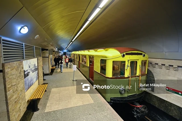 Kosa və Keçəlin metro macəraları - FOTOREPORAJ